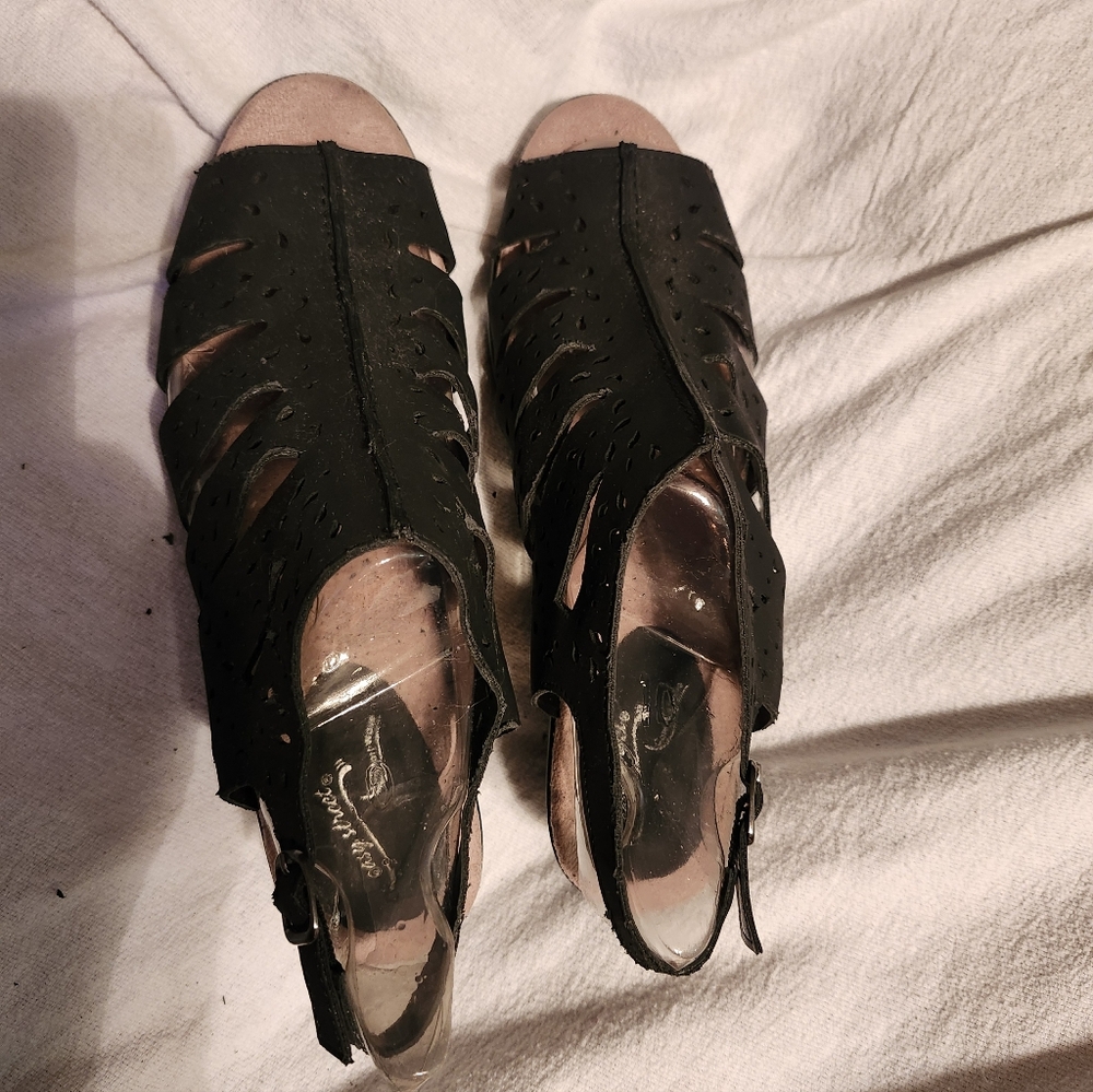 Black Peep-Toe Sandals Easy Street